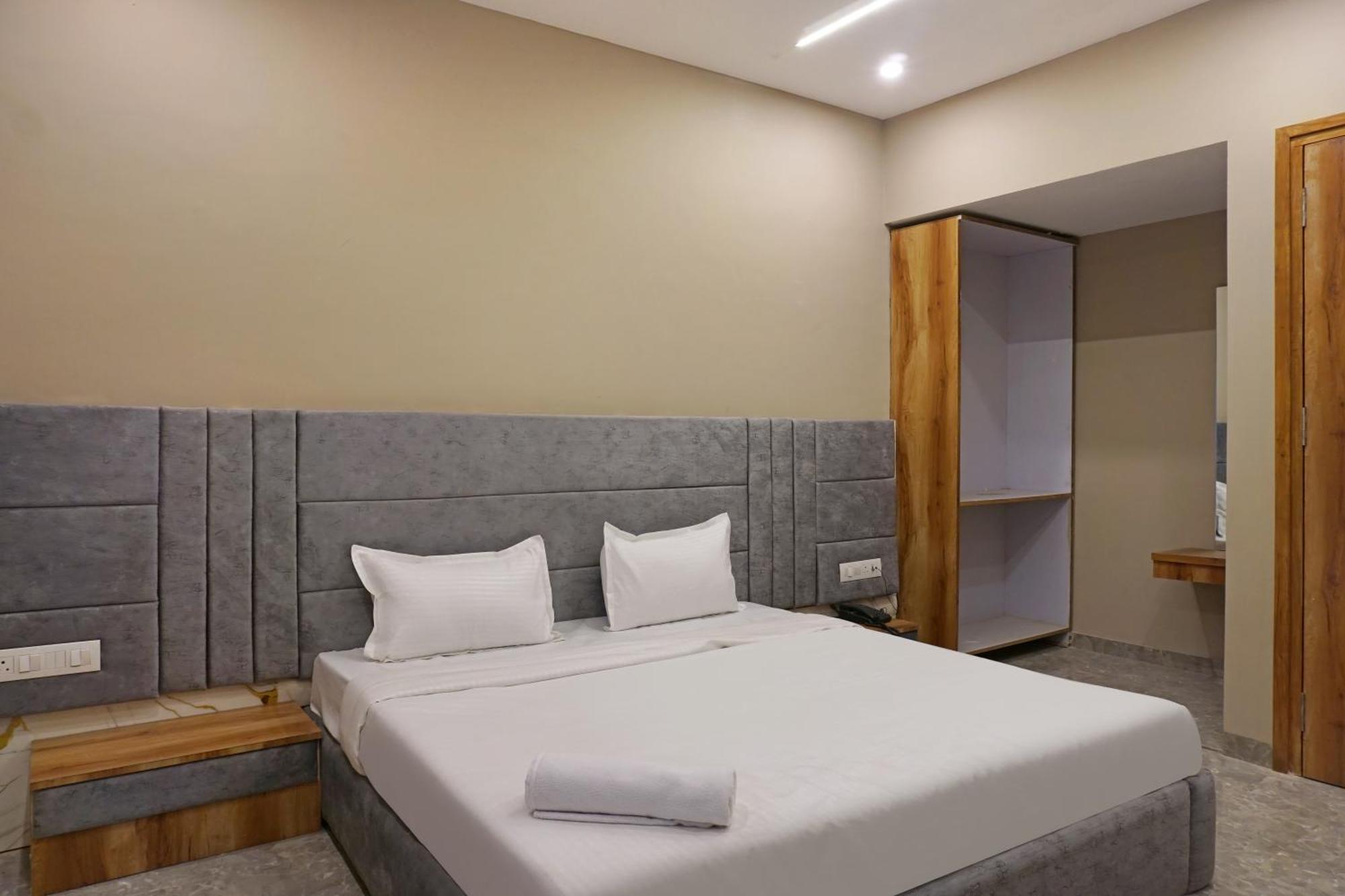 Hotel Nest Inn مومباي المظهر الخارجي الصورة